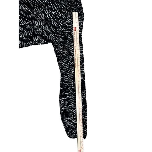 Anthropologie Everly Smocked shoulder black/tan dot v-neck l/sleeve blouse Small - Picture 2 of 7